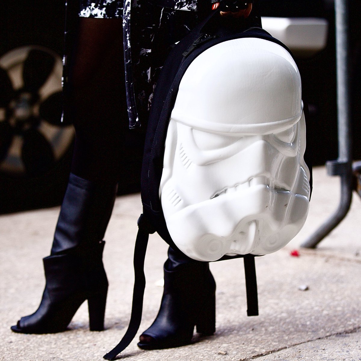 DavidGoodmanPix's tweet image. #DesignerBackpack #StarWarsBackpack #StarWars  #NYFW #Prada #LuxuryNextSeason #NewYorkFashionWeek #Fashionable #PrettyWoman #Fashion  #FashionWeek #StreetFashion #NewYorkCity #NYC #DavidGoodmanPhotos #Photographer #FashionPhotography #Style #NYTimesFashion