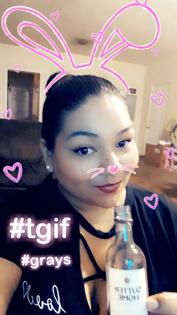 DiRod83's tweet image. When your at the edge of your seat watching.. #GreysAnatomy