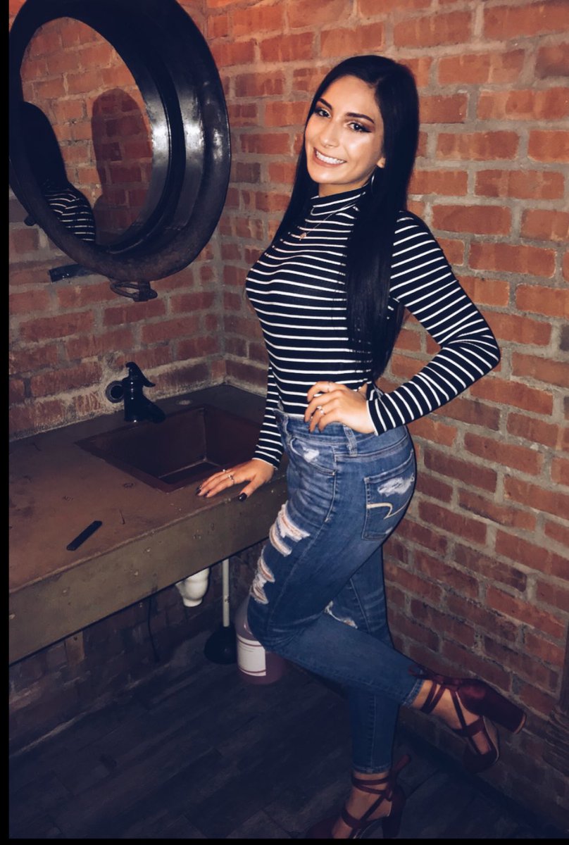 QueenBxx7's tweet photo. Get me to 800 followers ! Then we will celebrate in tributes of 8... $8, $80, $800. Bet you losers would love that opportunity. 🤷🏽‍♀️ #findom @rt_feet @rtsubpiggy @RTfindomwhore @rt_domme @RTbetapet @RTsubby @rtdumb @RT4D1 https://t.co/g97FCVdjSi