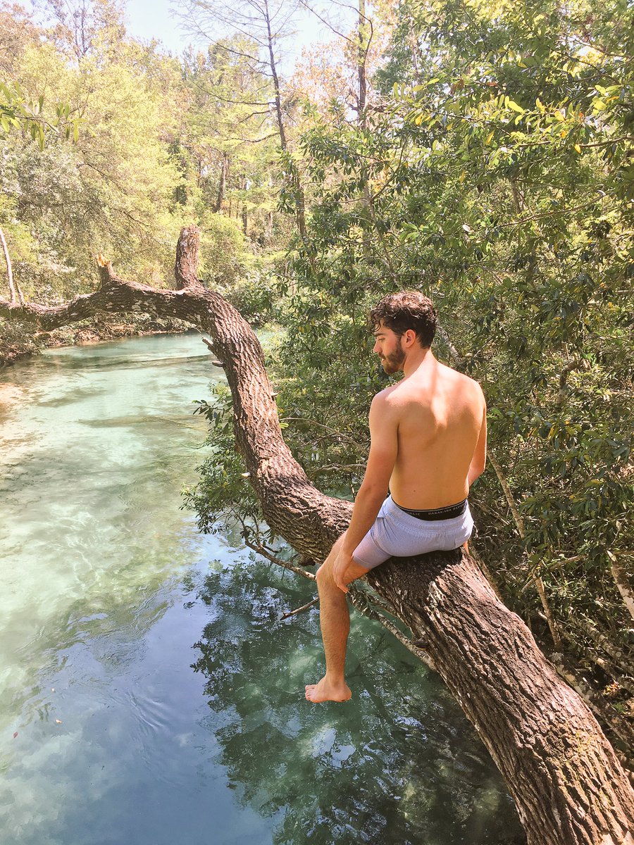 ExplorerPhotos's tweet image. Find your place