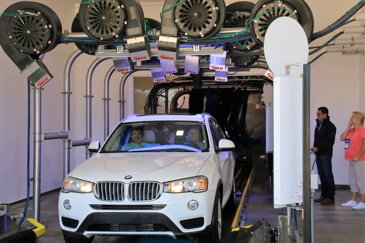 geauxclean's tweet photo. @geauxclean is customer 'driven'! We offer nothing less than cutting-edge, state-of-the-art car wash technology, because our valued customers expect it. Exceeding the expectations of our customers is our top priority! Geaux Clean is Baton Rouge's cutting-edge #carwash! ⭐️✨⭐️ https://t.co/VDE1p48Q35