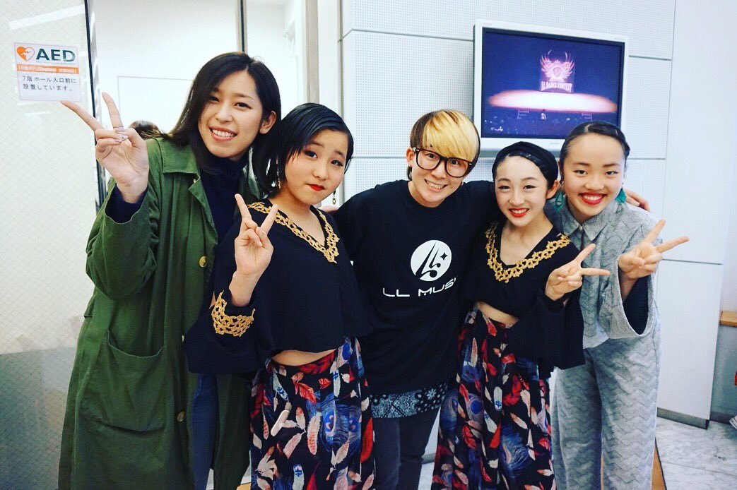 AyaOmura's tweet photo. RaMuuがはじまり4年。
悔しさも、楽しさも、一緒に経験して🌹昨日がキッズ部門ラストでした。
一緒に成長させてもらったな〜😌
パパ、ママたちも感謝です✨
これからもまだまだ楽しいことしていこうね〜🌹🌹🌹
BaBELはラスト2回とにかくたのしんで☺️✨
#RaMuu
#BaBEL
#CLAN
#LLMUSIC
#final https://t.co/PyTs5yAIiv