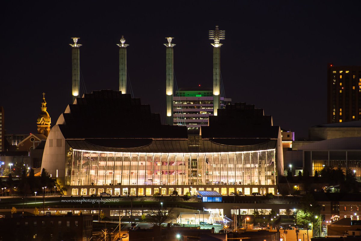 VisitKC's tweet photo. #FlickrKC: Kansas City illuminated. https://t.co/auqyQhzhWC #HowWeDoKC https://t.co/ZAWFeFhuyp