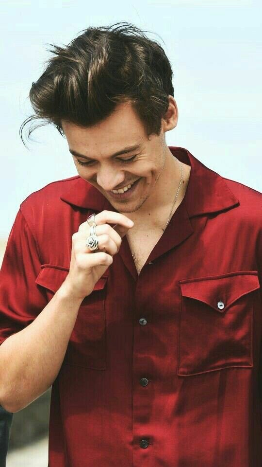 LovesLOUIS16's tweet photo. Me alegra de muchas personitas se sumaran y suban sus hermosas fotos porque si las vi y son hermosas. (Me siento un total fracaso al lado de todas ustedes pero bue igual voy a subir una foto de mi) :'v
#YouMakeMeStrong
#HarryStansAreGorgeous https://t.co/ZmPq0TK90v