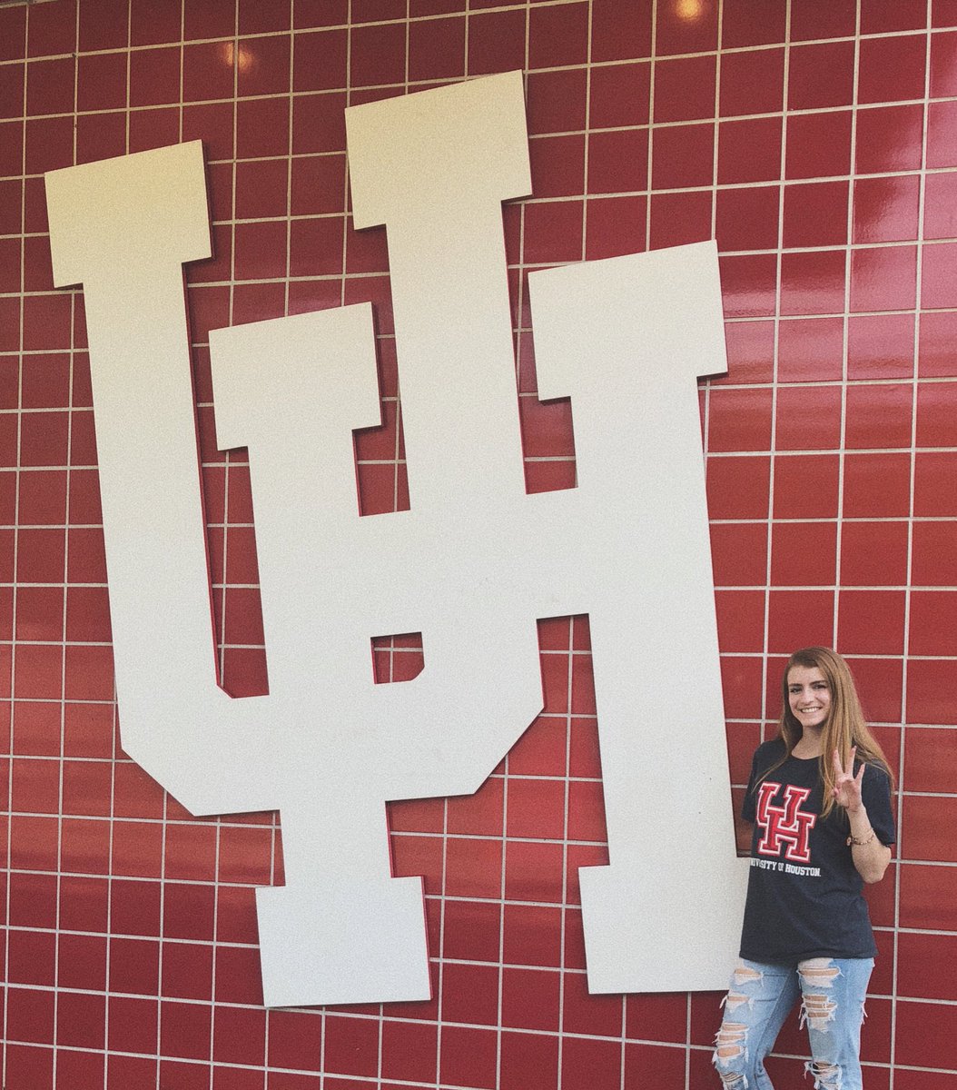 itsmaddiegreen's tweet photo. Super happy to announce I’m an #OfficalCoog at University Of Houston for Hotel Management!🐾❤️ Go coogs! #UH22 #Coogs2022 https://t.co/bVJSsirbzj