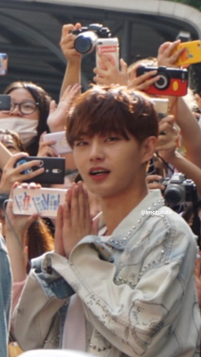 imchalala's tweet photo. ส่วนตัวฉันนั้นได้ตายไปแล้ว ... #JoyfulDaysinBangkok
#JBJ1stCONCERTINBKK https://t.co/E2YJ1KHjXk