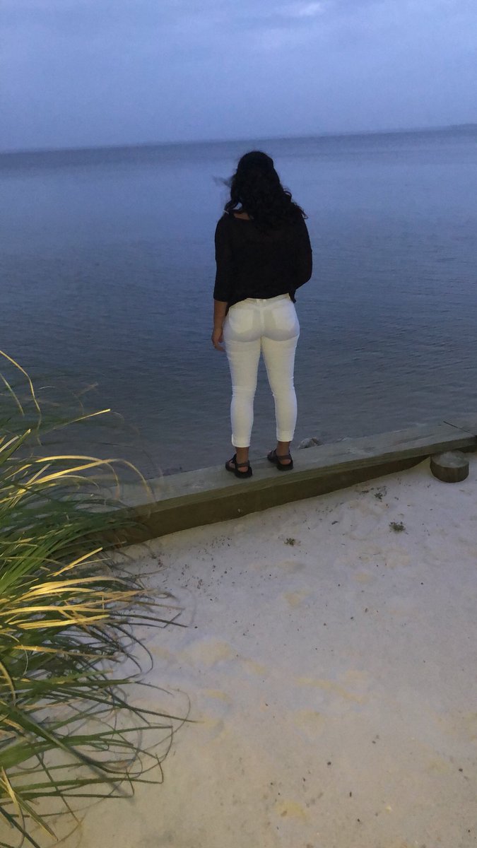 ArianaCaspolich's tweet photo. i love how body positive i am😇 https://t.co/oC6RzGxXGq