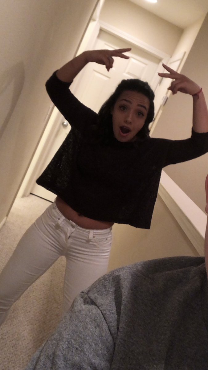 ArianaCaspolich's tweet photo. i love how body positive i am😇 https://t.co/oC6RzGxXGq
