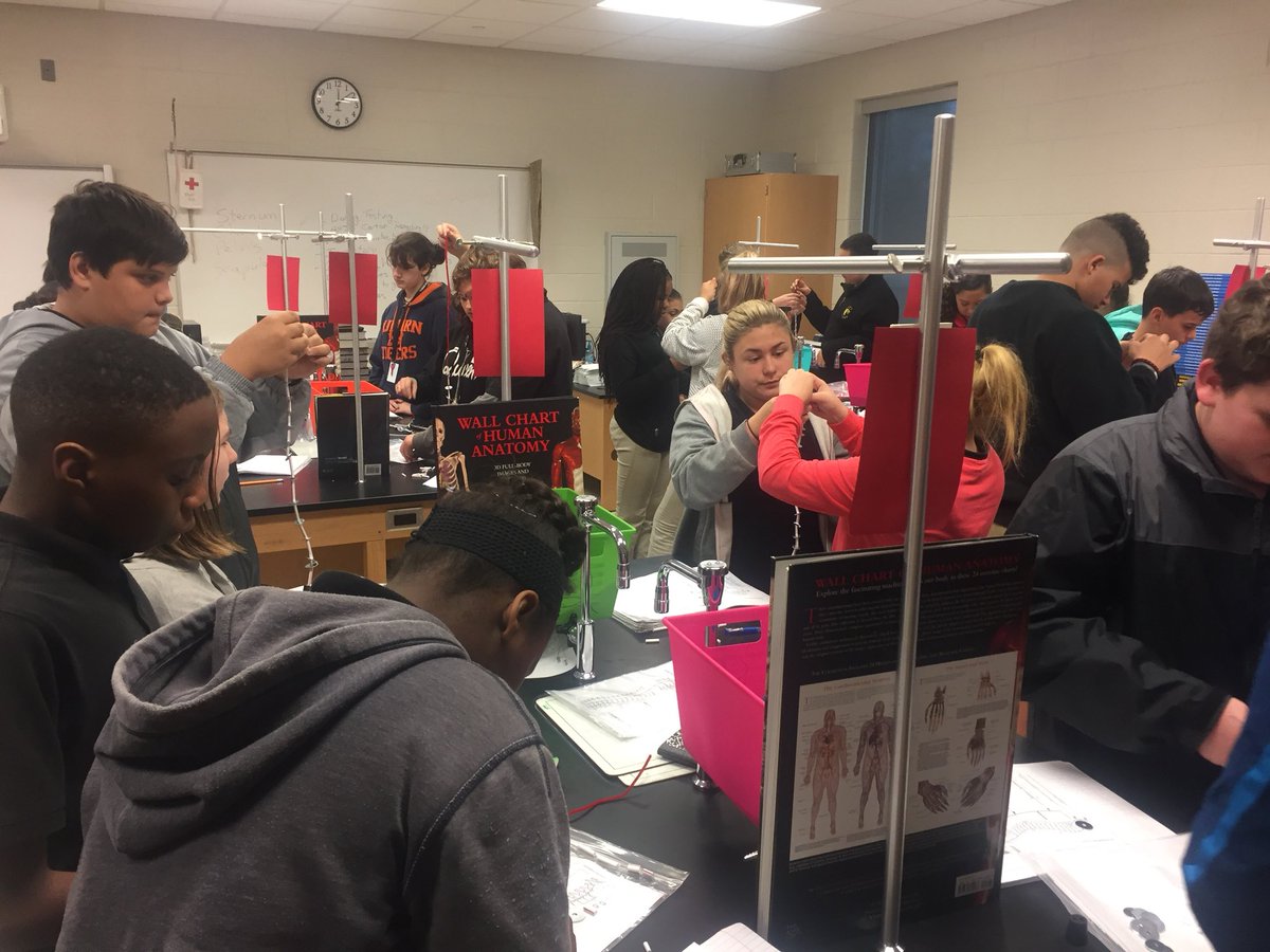 MelissaWhigham's tweet photo. Students building a model of the spine #ScienceLabTime #7thGrade @MCPSS_SuperSci #WildcatNation https://t.co/kea06k98IH
