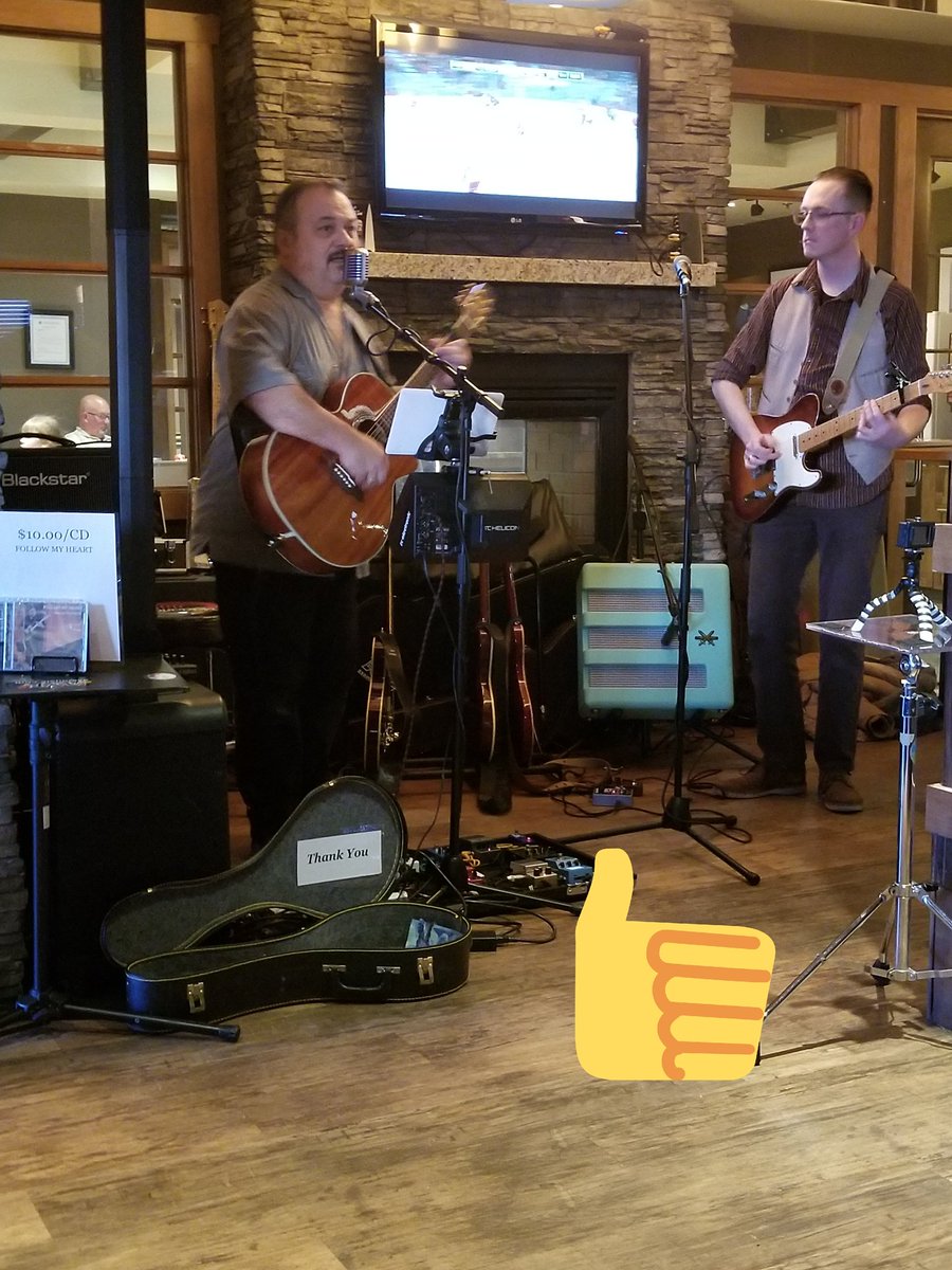 ziptrick58's tweet photo. another great evening with Super star and angel Harold the mechanic https://t.co/oDsv3l5ZxS