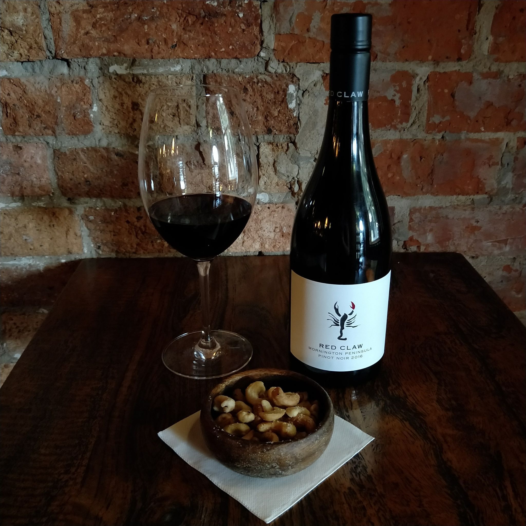 Malt Dining on Twitter: "New wine by the glass: 2016 Yabby Lake Vineyard - Peninsula Claw Pinot Noir. Absolutely superb! https://t.co/2zIK1brlHJ" / Twitter