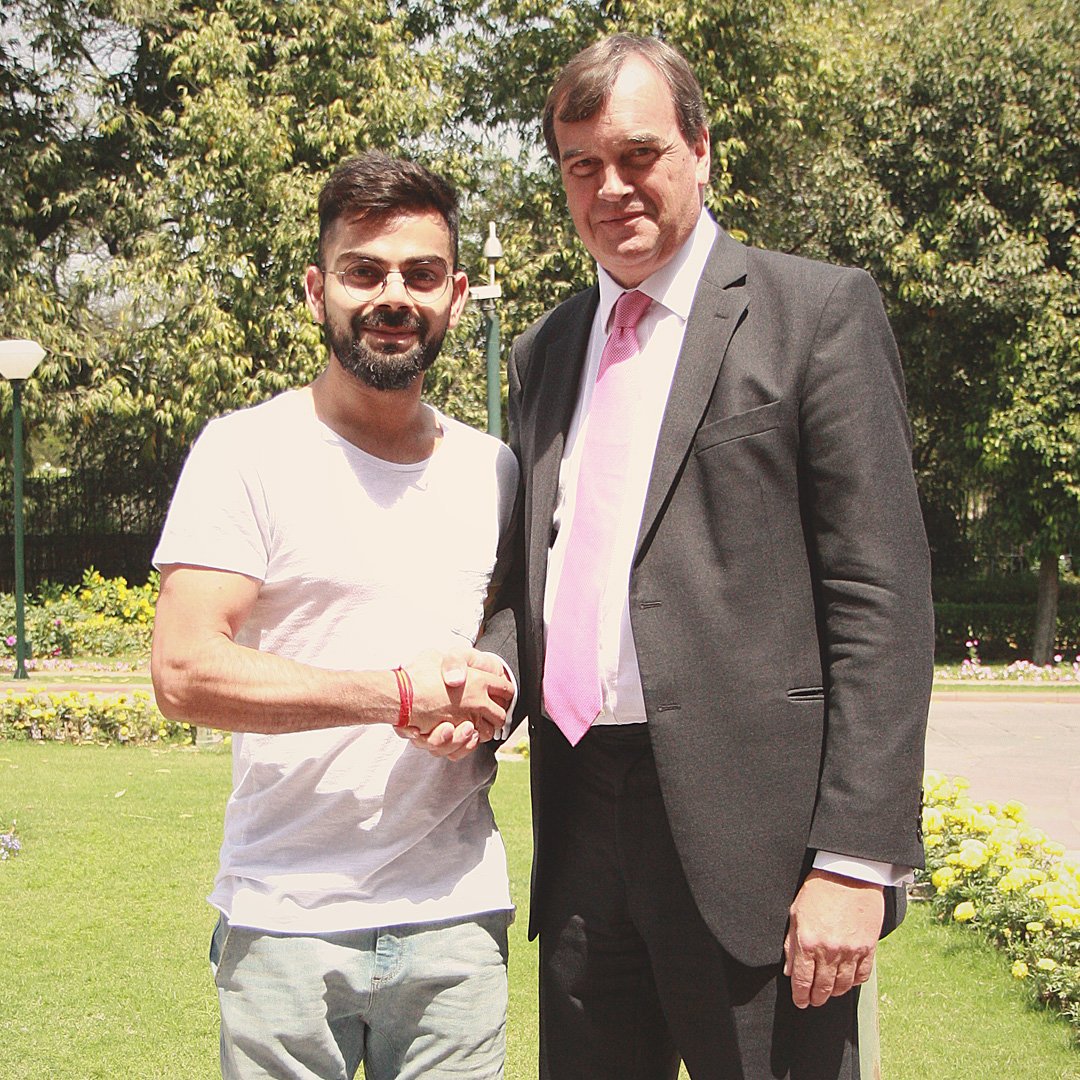 'Having scored a duck at Commonwealth Cricket Cup I felt a spot of coaching from a pro would be in order! So good to have coffee today with @imVkohli. Cricket is just one of the many examples of #LivingBridge between our 2 countries!' - 🇬🇧 High Commissioner. #OurCommonwealth