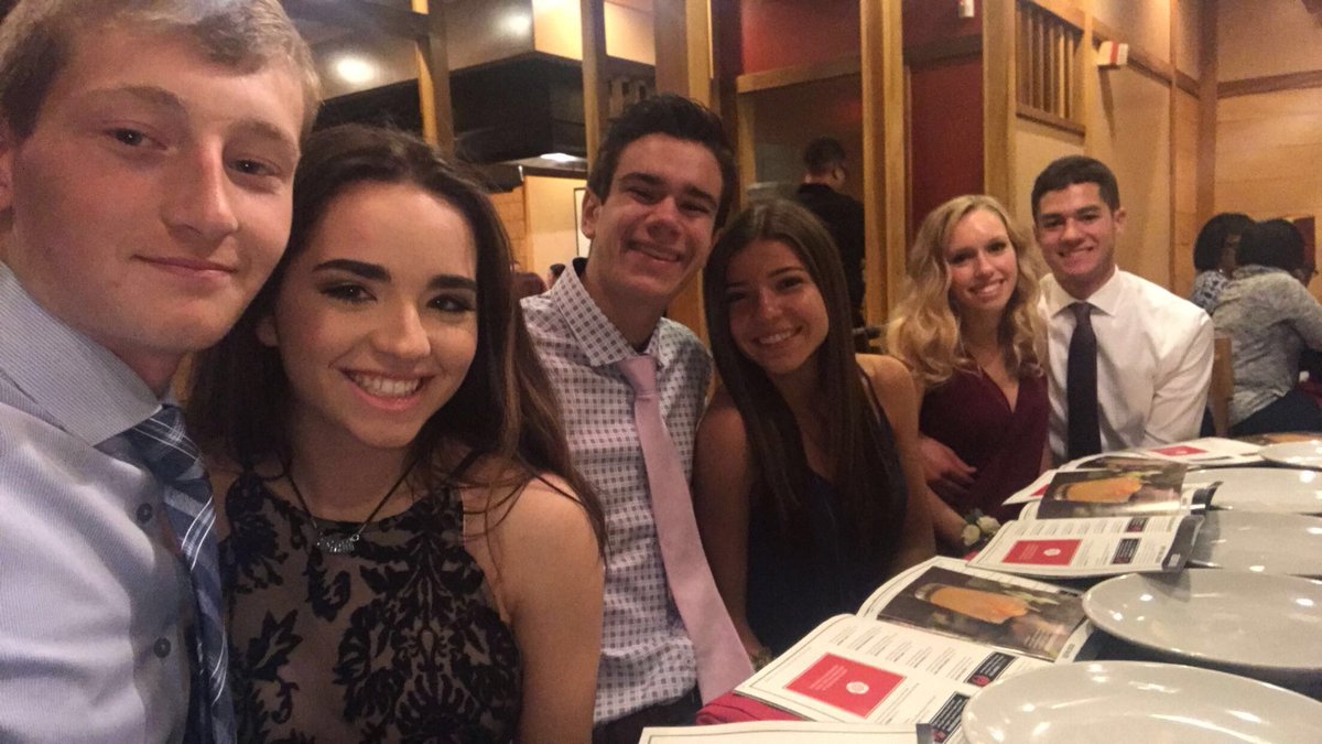 vanessa_mitev's tweet photo. Happy Birthday @Alyssafillip 🎉❤️ hope it’s a good one!! Love you😘❤️ #DoubleDateSquad https://t.co/wv8iXRllRQ