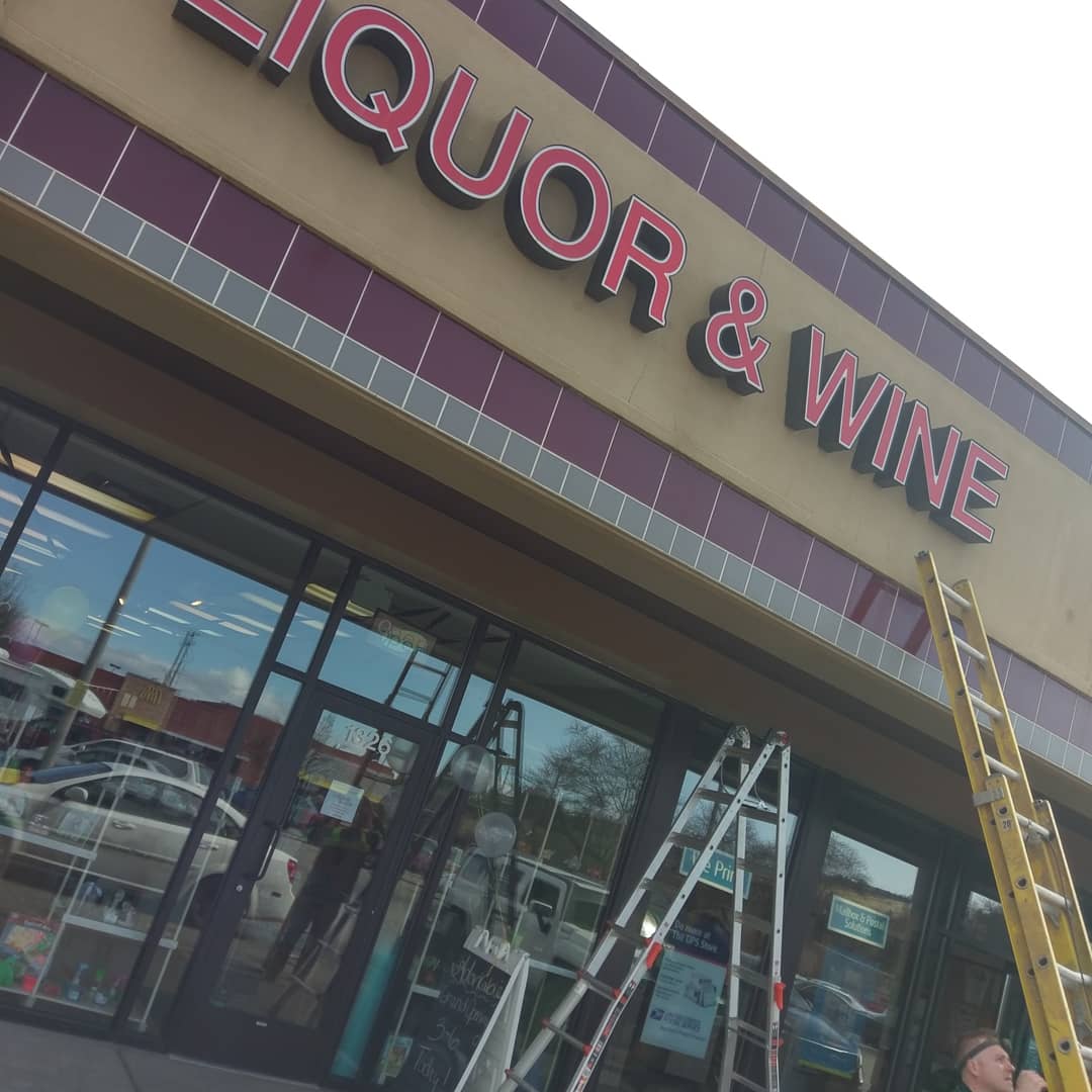 AdorkableFlower's tweet photo. Took down the old sign and added the temporary one! #Adorkableflowersandgifts #LibertyLake https://t.co/jaPykushm0