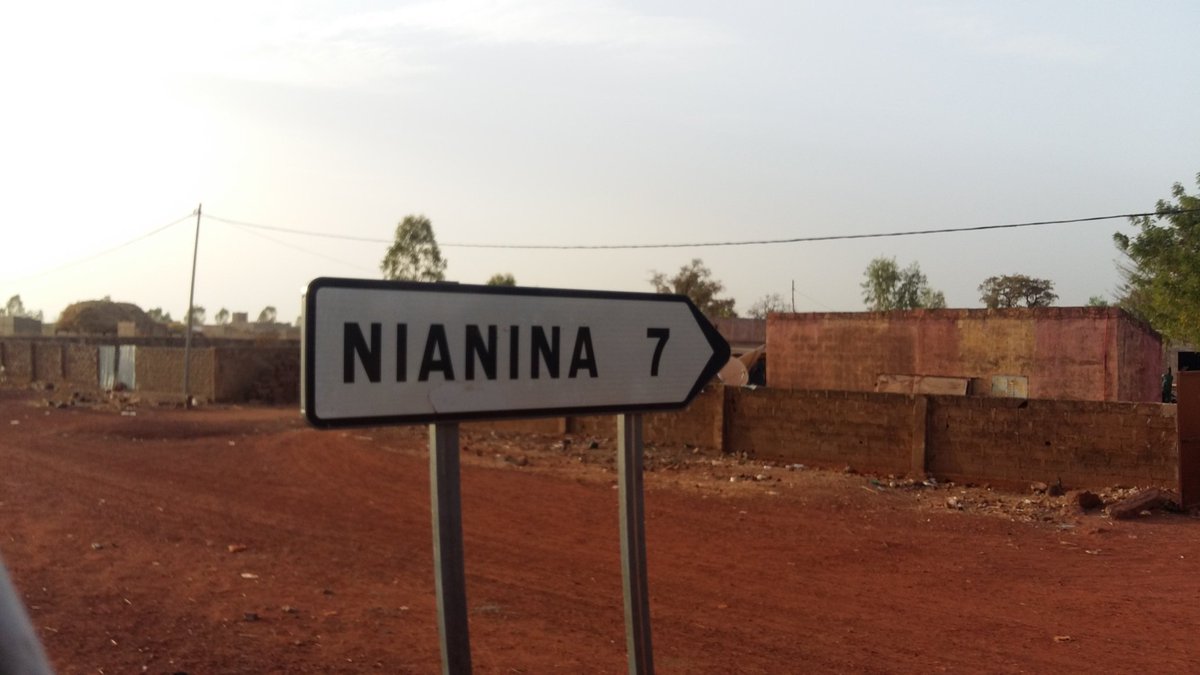 Araba_Coulibaly's tweet photo. Il est préférable, recommandé de parler dans une #langue compréhensive ( en fonction des milieux) pour mieux communiquer, l'un des moyens d'approche de contribuer et répondre aux besoins de la société. 

#Changements 
#paix https://t.co/cE6EiMppVY
