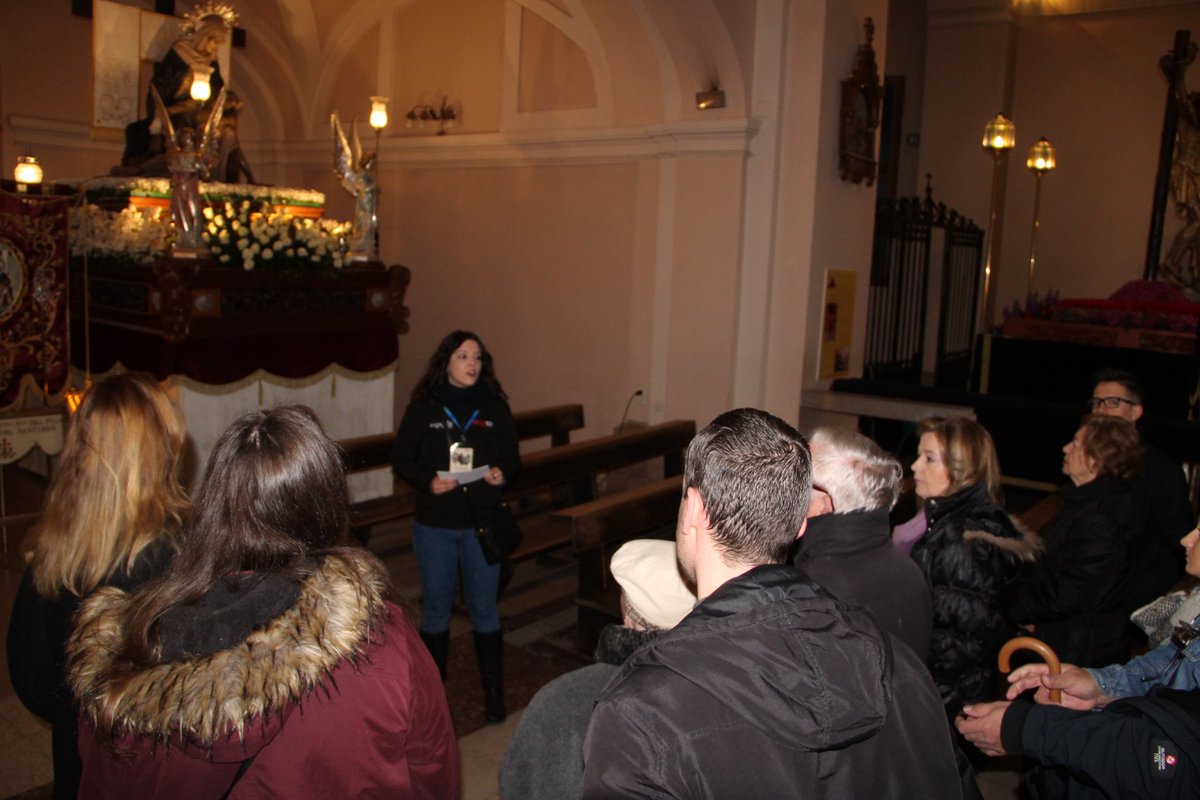 Arganda_Ayto's tweet image. Alrededor de una veintena de personas han participado en la visita guiada por la iglesia San Juan Bautista para conocer los pasos que procesionan en #SemanaSanta en #Arganda