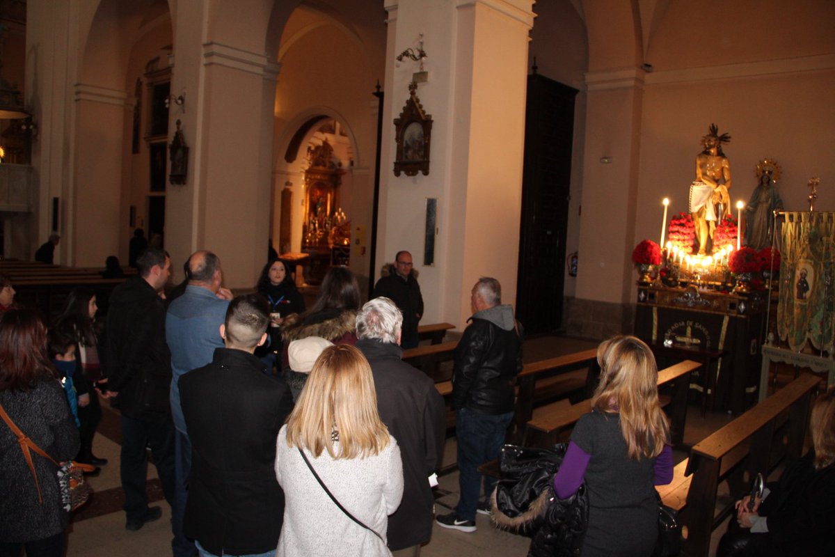 Arganda_Ayto's tweet image. Alrededor de una veintena de personas han participado en la visita guiada por la iglesia San Juan Bautista para conocer los pasos que procesionan en #SemanaSanta en #Arganda