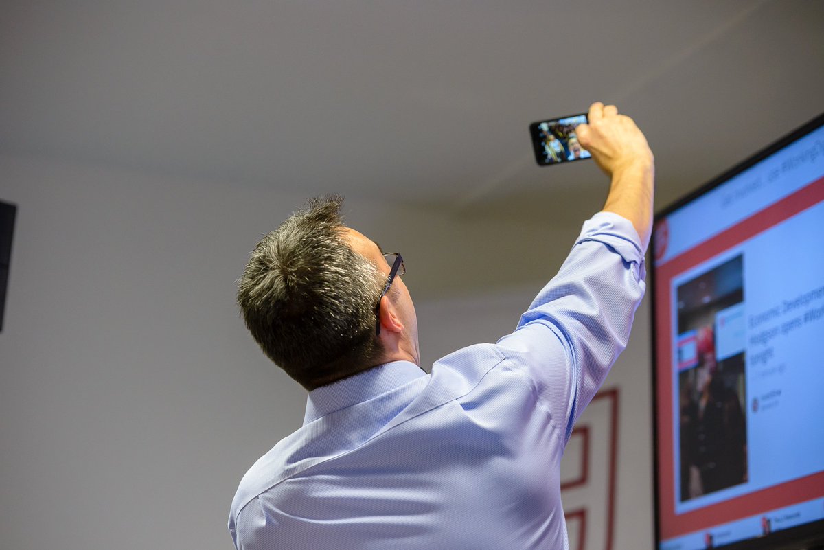 nsdesign's tweet photo. My 3-sided #Selfie! - fun at the #WorkingDigital18 conference last week. All the photos (and more) now available at https://t.co/hwn4tEW2Sp https://t.co/IKwPGWrprZ
