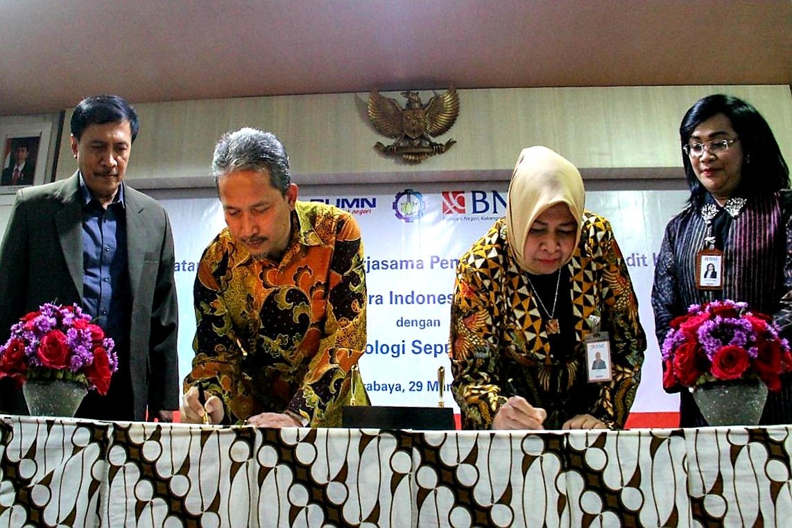 Penandatanganan kerjasama antara ITS dan Bank BNI untuk bantuan modal kerja pelaksanaan kerjasama profesional industri/jasa konsultasi bagi BPPU ITS dan PT. ITS Tekno Sains (29/03).