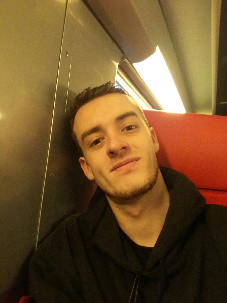 TimoVerdeil's tweet photo. Destination #PoitYEAH pour prendre en photos nos futurs joueurs LCS. Tellement HÂTE. https://t.co/KYfL4SJfCE