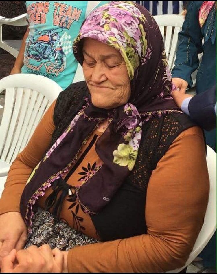 Kahraman Şehidimiz Ömer Halisdemir'in annesi Fadimana Halisdemir annemizin sene-i devriyesinde rahmetle anıyorum. Rabbim sizleri Peygamber Efendimize komşu eylesin insallah.