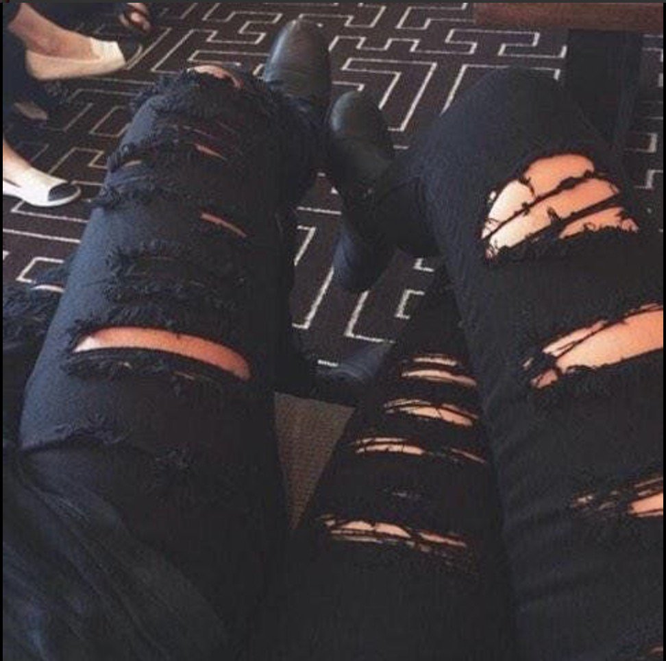 StoreSutra's tweet image. Black ripped jeans ✔️