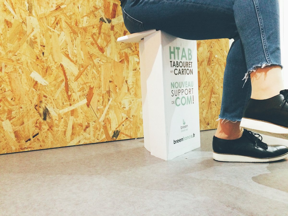 breenfrance's tweet photo. A la recherche d'un plus pour vos événements ? Pensez au tabouret en carton support de communication de Breen alliant confort et robustesse ! #BreenFR #Mobiliercarton #Impactvisuel https://t.co/KJNOUrwCYK https://t.co/rCHnbbGsBK