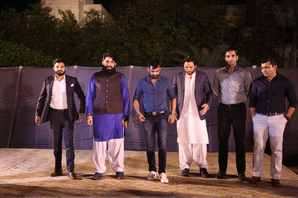 SAfridiOfficial's tweet photo. Cricket Stars step fwd to join the mission of @SAFoundationN. Thank u @MHafeez22 @captainmisbahpk @KamiAkmal23 @AzharAli_ and Muhammad Akram to support humanity and join hands for a collective vision for #SAF and Pakistan. Together we will make a difference and are #HopeNotOut https://t.co/oJ3IBY2YB5