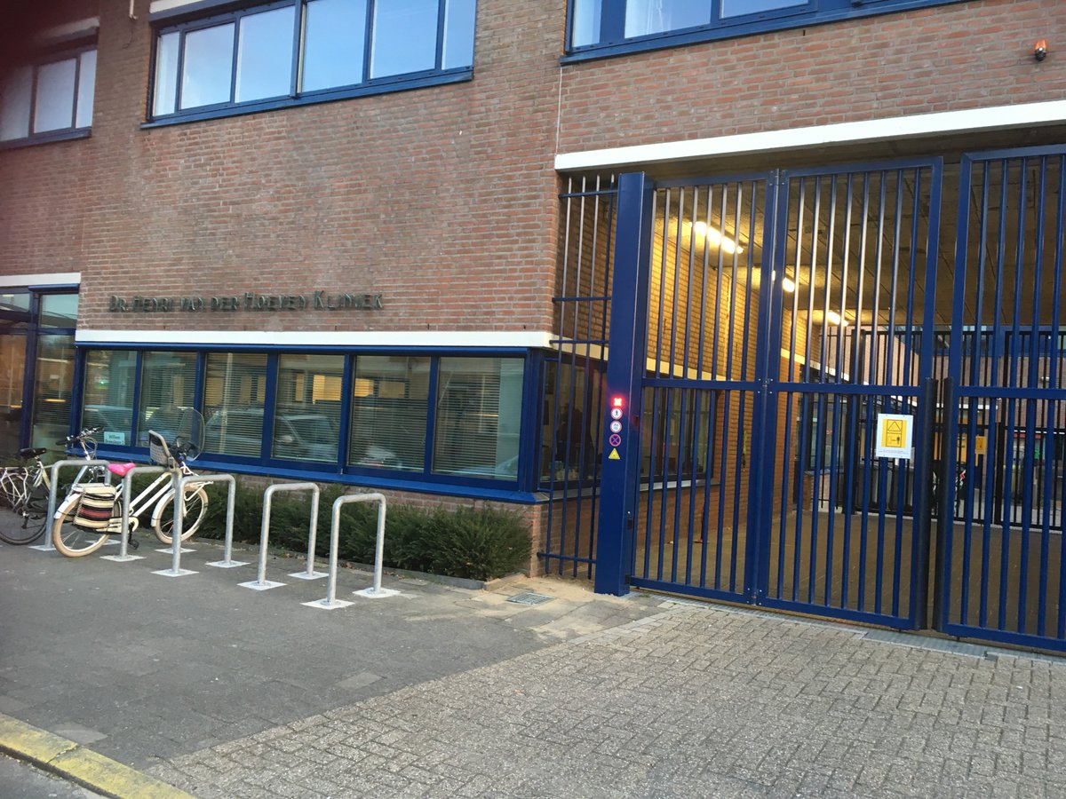 'Een mini-maatschappij binnen de muren van een tbs-kliniek': naar aanleiding van de open dag twee weken terug, initiatief van TBS Nederland, schreef NRC een artikel over onze kliniek: bit.ly/2DALCWT
