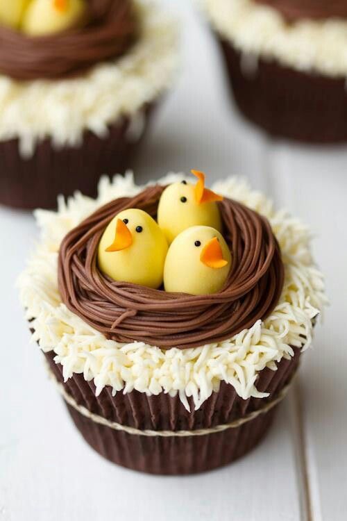 minimiabows's tweet photo. It’s Good Friday! The treats start 😩  
#MiniMiaBows https://t.co/U18qXyEGkn
