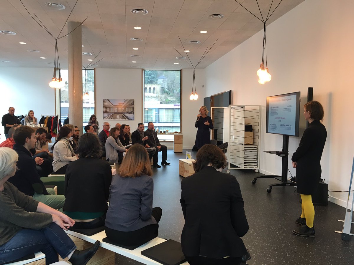 LyonCityDemain's tweet image. La conférence débute avec la présentation de notre festival par @OliviaCuir ! #Yeswescandesign #portrambaud @PortRambaud #lyoncitydemain