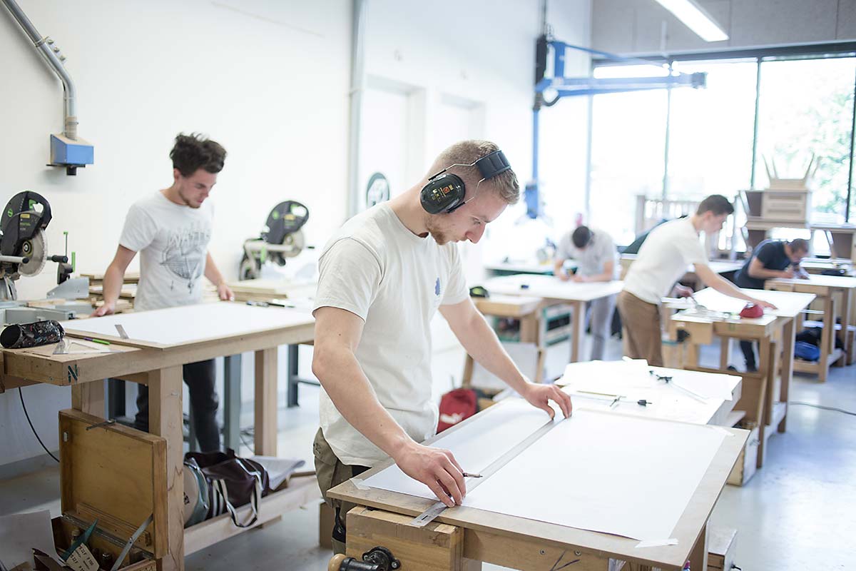 CONFÉRENCES #SemaineIndustrie - L'ÉA Campus de Gennevilliers de 9h à 17h, découverte des métiers de la maintenance des ascenseurs et les métiers du bois &amp; Présentation de la fibre optique. C'est maintenant ! goo.gl/riXxh8