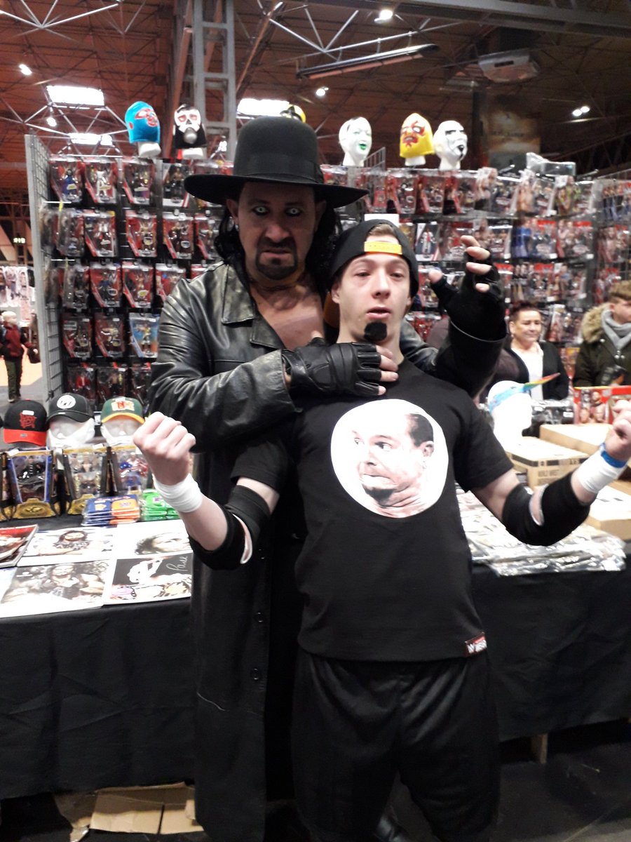 Wwc_Online's tweet photo. We got that #Fridayfeeling now we have found out that @realellsworth is coming back to the UK to wrestle! We can't wait to meet you! 🤘 #AnyManWithTwoHands #Duhhh #IPW #MCMbirmingham #VillainClub #TheDudleyBoys #TakerUK #HoganDudley https://t.co/jKUUIovC2m