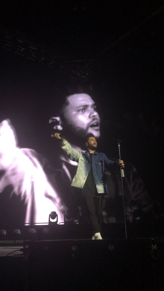peakykoko's tweet photo. Omg i hope the fuck abel’s next tour is gon be all that melancholy shit since trilogy abel is back and if i get this close to him again omg damn https://t.co/6tJyGxw5Al