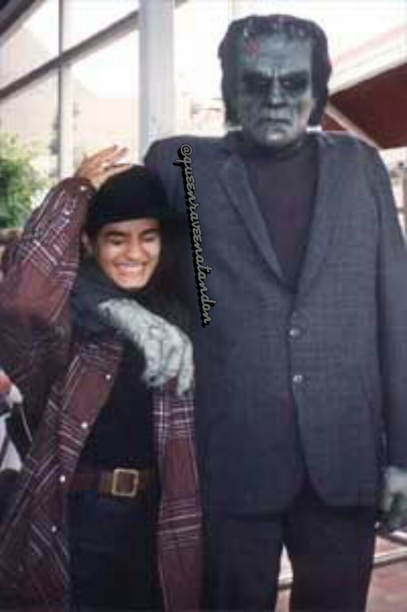 queenraveena's tweet photo. @TandonRaveena remember to this throwback pic???💖💖💖
#raveenatandon
#mastmastgirl
#vacation
#throwback90's
#cutesmile https://t.co/bZYLeLGsKM