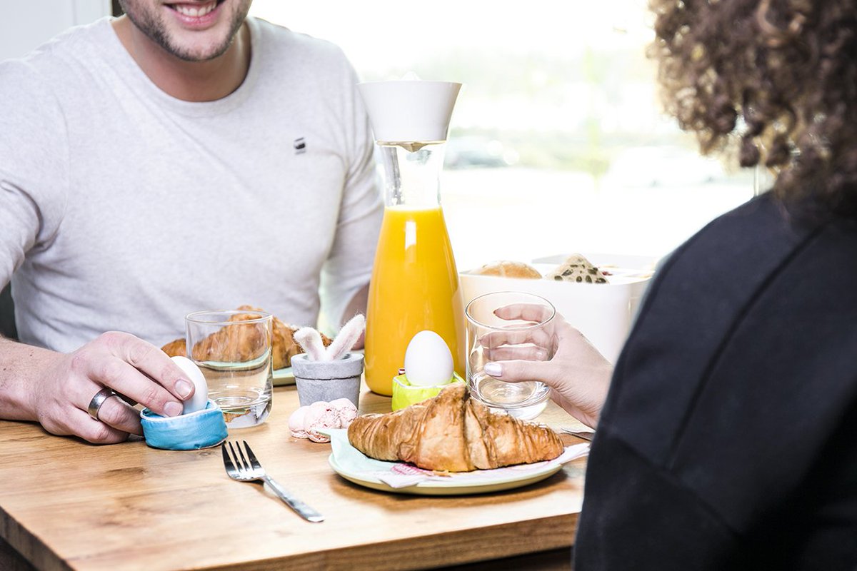 Who's ready for Easter Sunday? We have a new recipe on our blog that we just know you'll love🐣🐰🎀! Check it out here: bit.ly/2GCZyFq #tomorrowskitchen #easter #eggs #breakfast