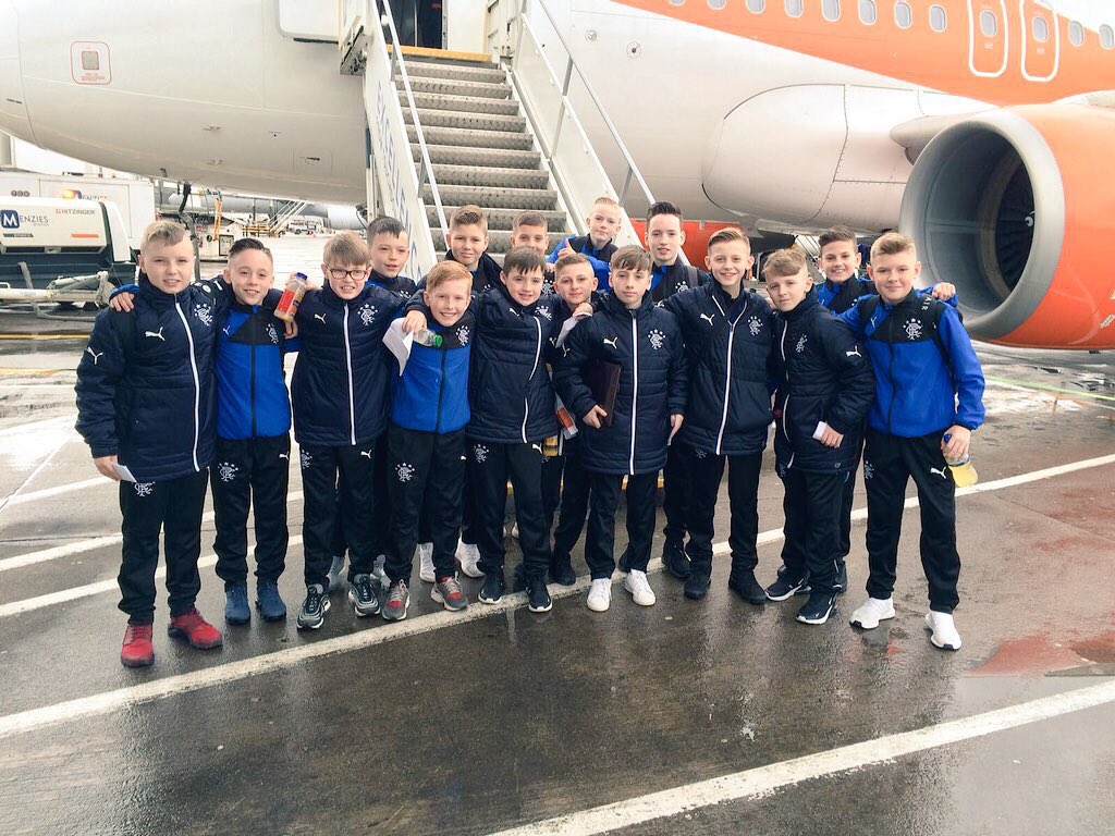 RFC_Youth's tweet image. Penultimate group to experience foreign competition this week, under 13s off to Milan 🇮🇹🛫#gersabroad 🔴⚪️🔵