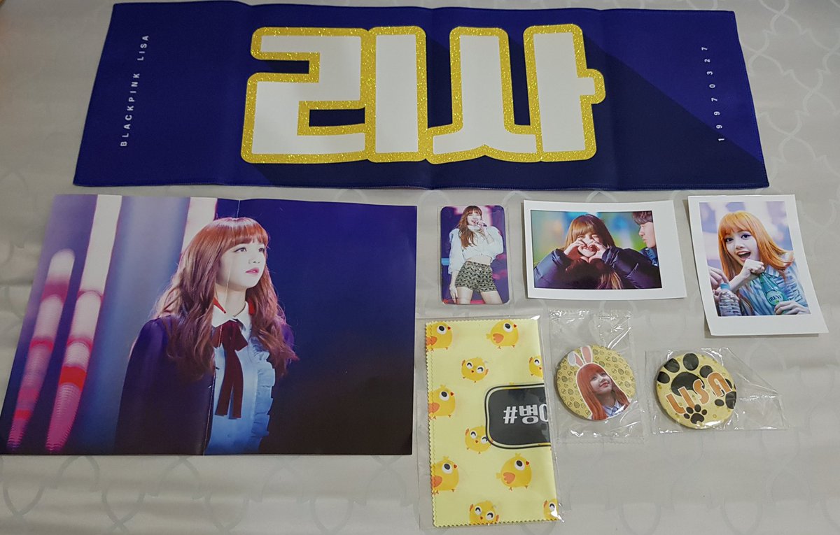 Mushdroom's tweet photo. สโลแกนลิซ่าบ้าน💜ของมาถึงมือเราเรียบร้อยแล้วนะคะ โปสเตอร์พับมามรรอยพับนิดหน่อย คนที่หารไว้เราส่งของให้วันจันทร์นะคะ #อีเห็ดอัพเดท 

ขอบคุณ @BPF_BPsell ด้วยนะคะ https://t.co/j9fn2ChqMO