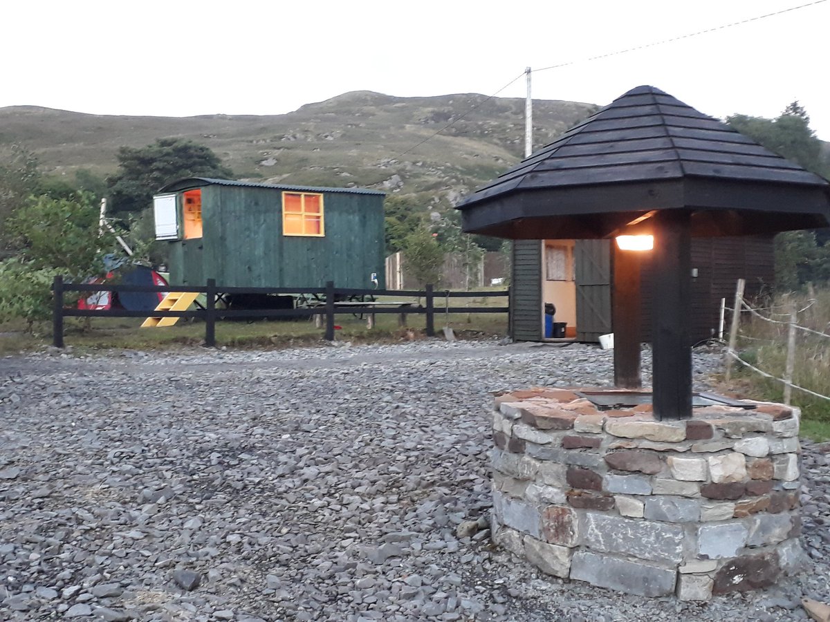 oxmountaincamp's tweet photo. #shepherdshut  now taken bookings for 2018.  #airbnb   #sligo #Easter #glamping #gaisce #wildatlanticway #westsligo #sligowalks #bunknbarn #oxmountainlodge #teambulding https://t.co/DQSiMAE63H