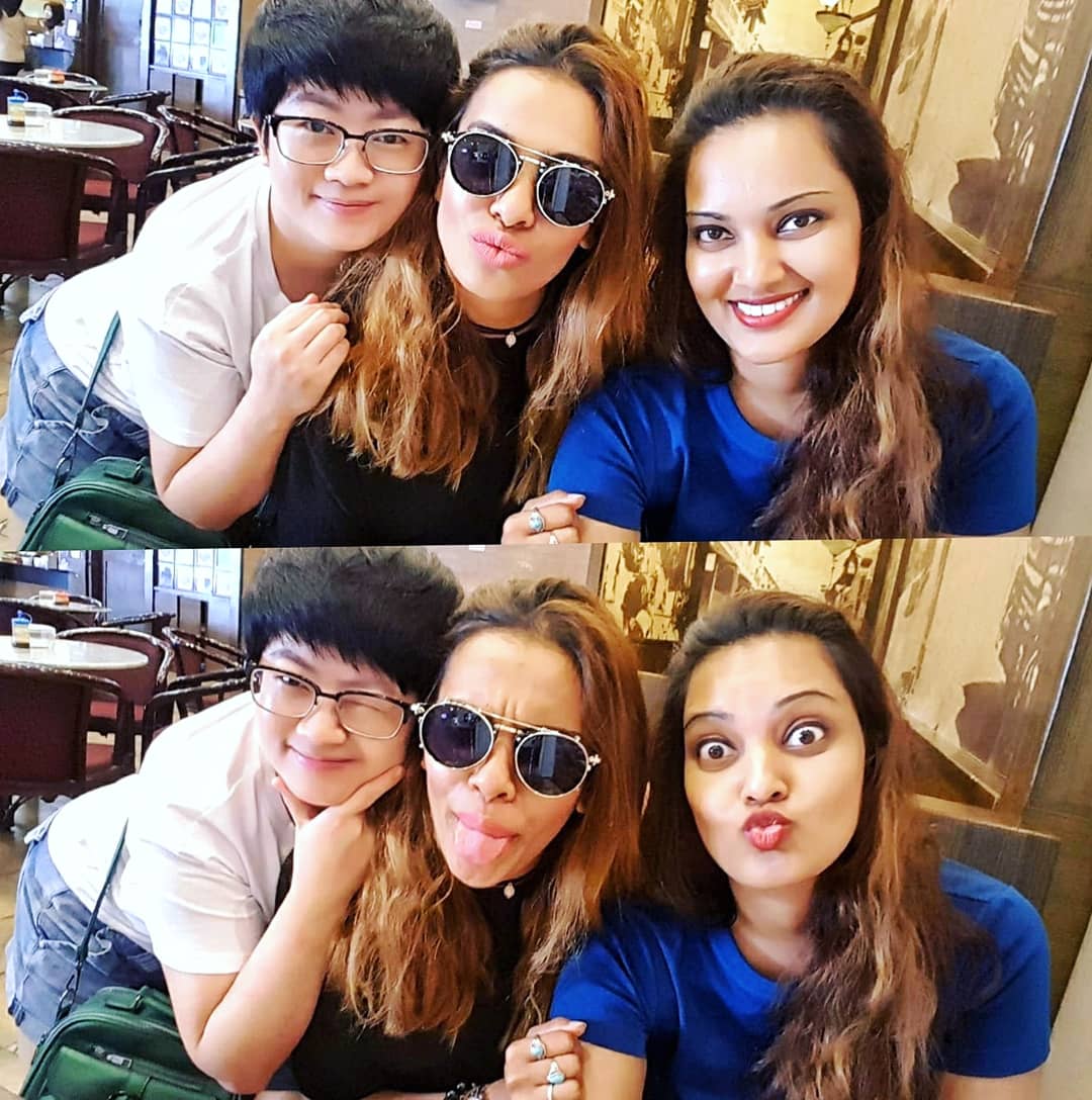 RathiMenon's tweet photo. Finding friends with the same mental disorder.....Priceless!!😍

#bffffff #weareone https://t.co/t26Hp4FCqU