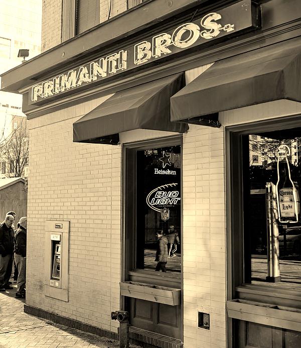 BelgaFoto's tweet photo. Primanti Bros Pittsburgh photography: https://t.co/TYNCC5fZIN #Pittsburgh #Pittsburghphotography #primantis #Pittsburghfoodscene #famousrestaurants #goodeats #Sandwich https://t.co/ggV0iS1Y6J