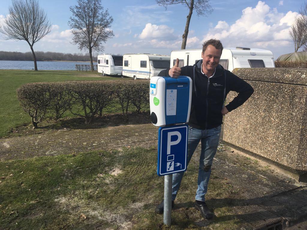 BlueCurrentNL's tweet photo. Ook #Strandparc #Nulde heeft een gratis laadpunt laten plaatsen voor haar bezoekers.
Later zullen ook andere locaties van #vdbrecreatie worden voorzien van onze laadpunten.
Dankjewel Jochen Sandberg! #Samenduurzaam #BlueCurrent https://t.co/ow9q2hm1dZ