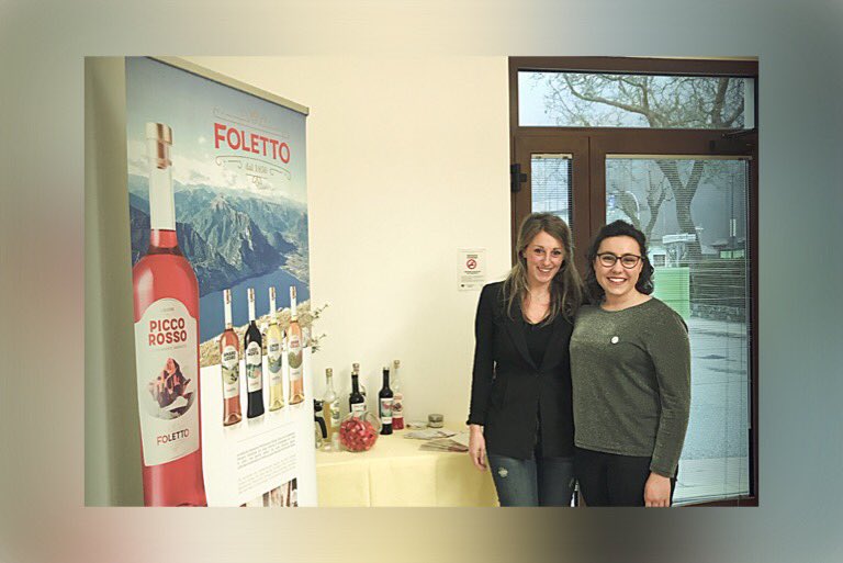 LagodiLedro's tweet photo. #Anche questo pomeriggio #degustazione #prodotti #tipici della #farmacia #Foletto: #piccorosso #liquori e #sciroppi ! Succede in #Vallediledro alla #Lakeproject! #lagodiledro #pievediledro #ledrovacanze https://t.co/B6W2vmxe66