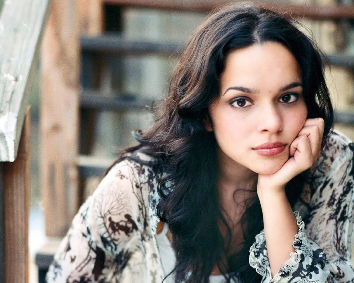 Norah Jones (Geethali Norah Jones Shankar)
Birth 1979.3.30 Happy Birthday
 