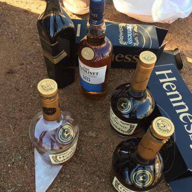 SabeloSTSTshab3's tweet image. Izangepela in life