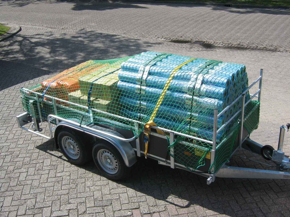 WorkNtools's tweet image. Zeer sterk geknoopt aanhangwagennet van loadlok. PE geknoopt metversterkte randafwerking en elastiek rondom. Maaswijdte 45 x 45 mm  p3e.nl/09LJ