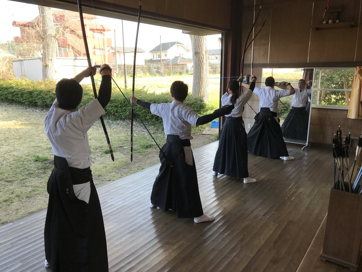 茨城大学弓道部 広報係 Twitterissa 3 30には群馬大学さんに来ていただき練習試合を行いました また試合後には合同練習を行い 充実した練習が行えました 群馬大学の皆さんありがとうございました 茨城大学弓道部 広報係 Twitterissa 3 30には群馬大学さんに来ていただき練習試合を行いました また試合後には合同練習を行い 充実した練習が行えました 群馬大学の皆さんありがとうございました