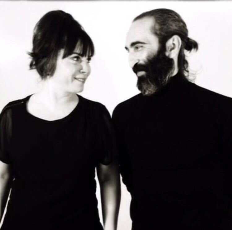 kadının tiyatro sahnesine çıkmaması gerektiğini düşünen akıl, bir adım sonra "oy vermesin" de diyecek mi? 
yaşamın her alanında kadınlarla yan yana, omuz omuzayız,
böyle olmaya da devam edeceğiz.
#KadınlarSahneye