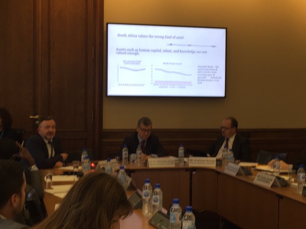 noevanhulst's tweet photo. Fascinating presentation Prof. #Naude @MaastrichtU on Technological Innovation and Inclusive & Sustainable Growth in #SouthAfrica. Country has done better than many think but needs new narrative, now too backward looking. Huge challenges in education, corruption, investment https://t.co/DdIVGuEUNB