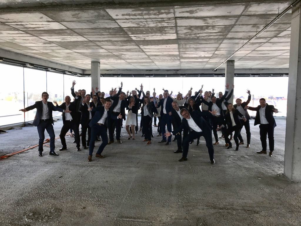 IONbvba's tweet photo. ION colleagues are building the future! Gisteren hielden we onze zesmaandelijkse track records. And the future looks bright! Nadien professionele fotoshoot van het team! #developdifferent #buildthefuture #wbp https://t.co/HsXtGvFMmF